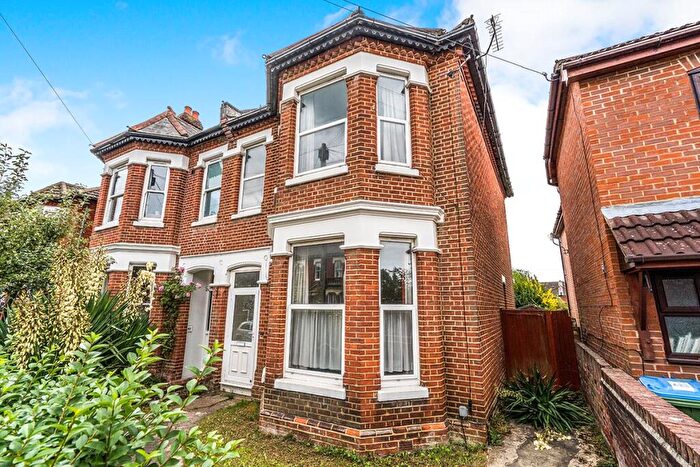 6 Bedroom Semi-Detached House To Rent In Alma Road, Southampton, Hampshire, SO14