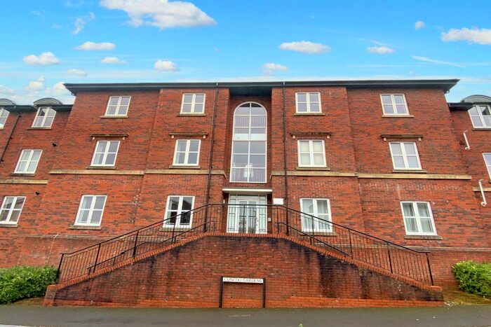 2 Bedroom Flat For Sale In Cunetio Gardens, White Horse Road, Marlborough, SN8