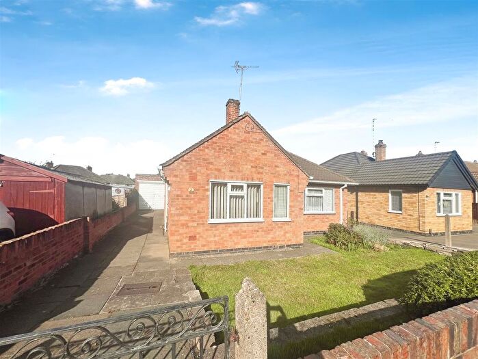 3 Bedroom Detached Bungalow For Sale In Crowhurst Drive, Leicester, LE3