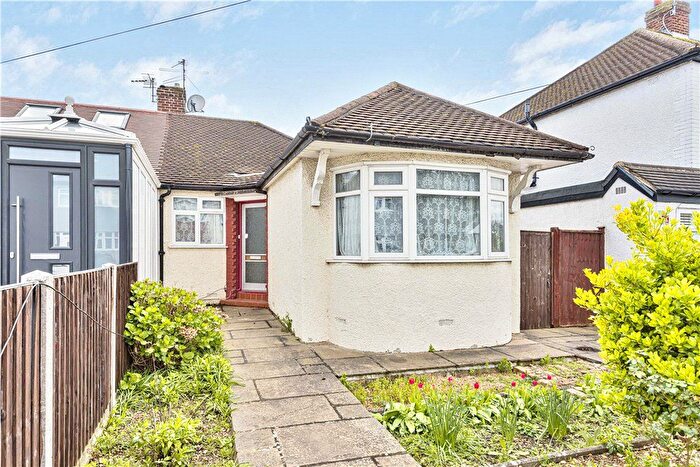 2 Bedroom Bungalow For Sale In Albemarle Avenue, Twickenham, TW2