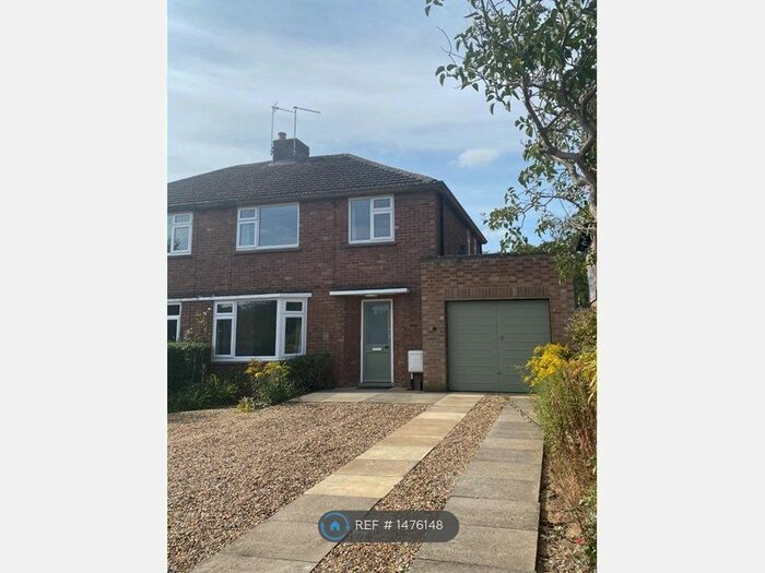 3 Bedroom Semi-Detached House To Rent In Priams Way, Stapleford, Cambridge, CB22
