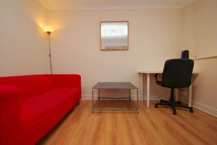 1 Bedroom Flat To Rent In Clifton Street, Adamsdown, CF24