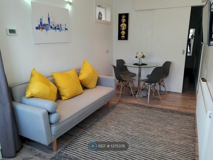 1 Bedroom Flat To Rent In Brent Street, London, NW4