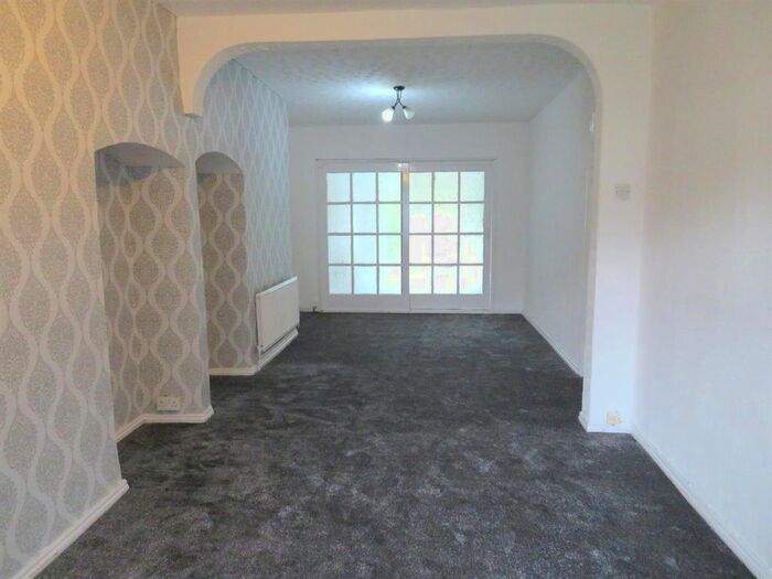 3 Bedroom Semi-Detached House To Rent In Derrydown Road, Perry Barr, Birmingham, B42