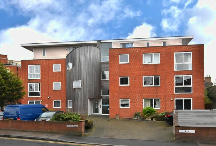 2 Bedroom Flat To Rent In Plaistow Lane, Bromley, BR1