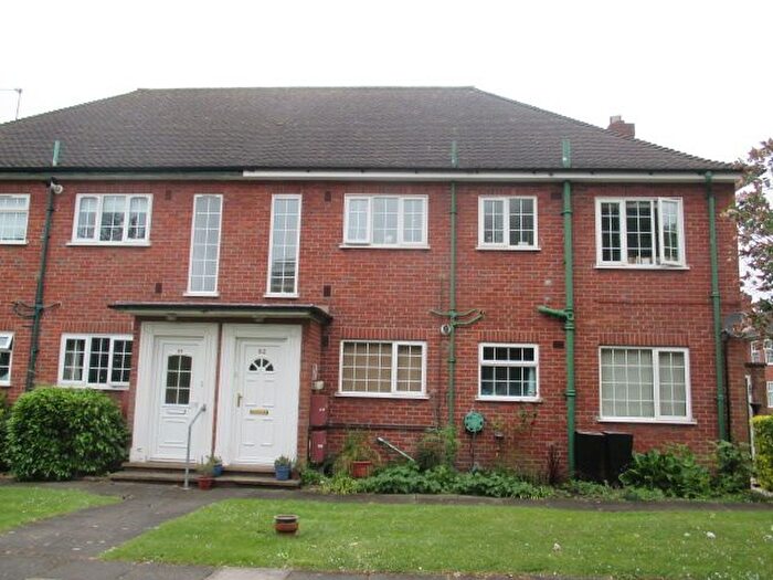 2 Bedroom Maisonette To Rent In Belmont Close, Cockfosters, EN4