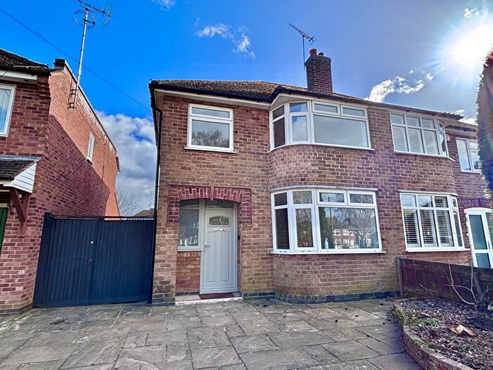 3 Bedroom Semi Detached House For Sale In The Fairway, Blaby, Leicester, Leicestershire., LE8