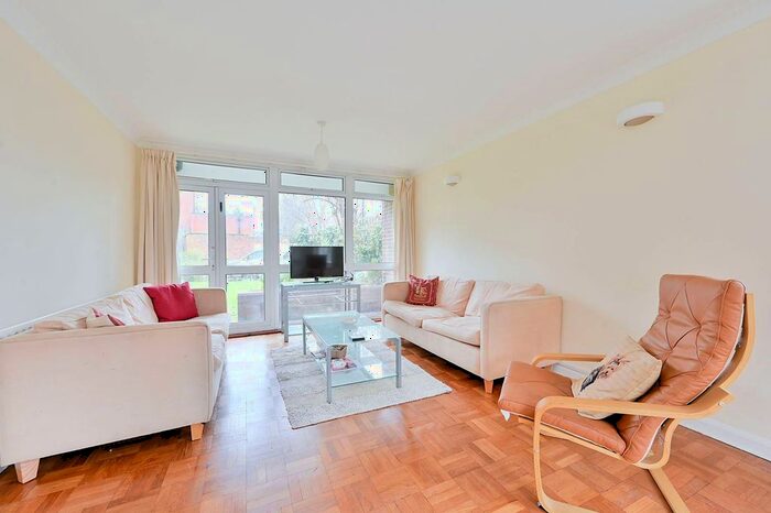 2 Bedroom Flat To Rent In Elm Avenue, Ealing, London, W5