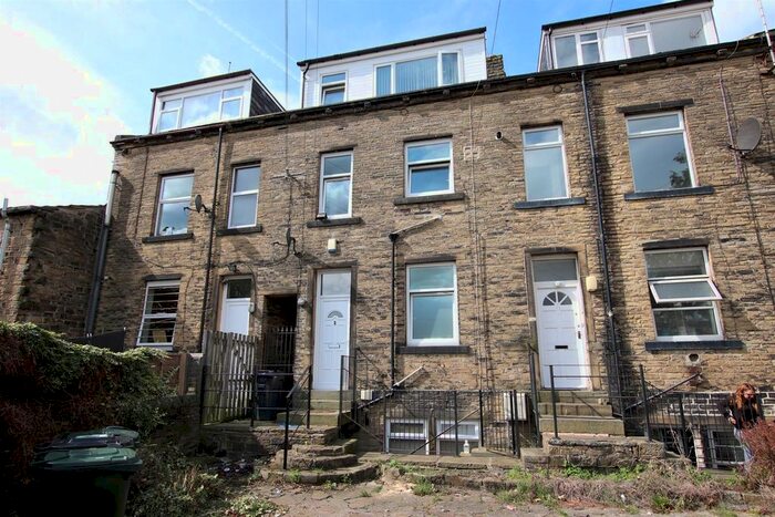 3 Bedroom Maisonette To Rent In Bradford Road, Idle, Bradford, BD10