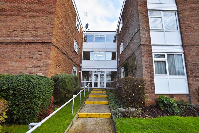 2 Bedroom Flat For Sale In Victoria Court, London Road, Oadby, LE2