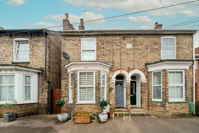 3 Bedroom Semi-Detached House To Rent In Newmans Road, Sudbury, CO10