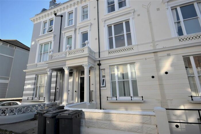 2 Bedroom Flat To Rent In West Hill Road, St. Leonards-On-Sea, TN38