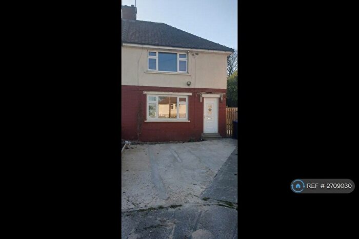3 Bedroom Semi Detached House To Rent In Lambourne Avenue, Bradford, BD10