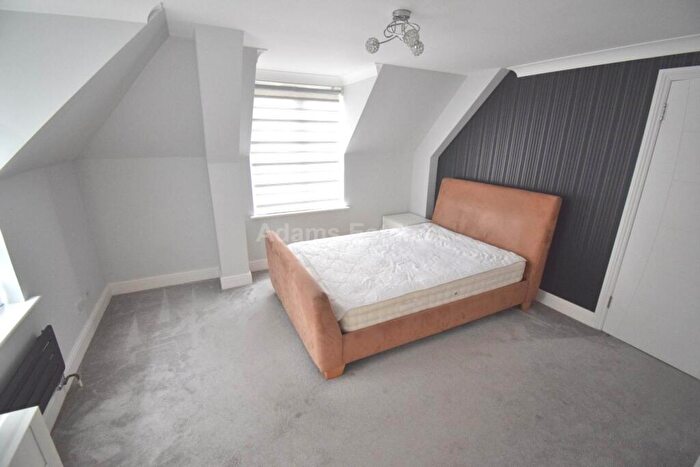 2 Bedroom Apartment To Rent In Pocket Place, Earley, RG6