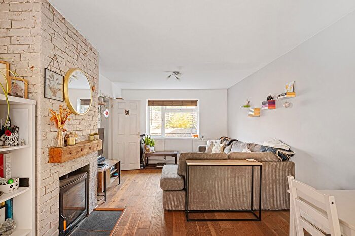 3 Bedroom Semi-Detached House For Sale In Bryant Close, Maidstone, ME18