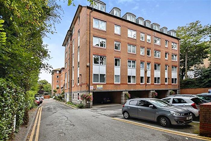 1 Bedroom Retirement Property To Rent In St Peters Court, St Peters Road, Bournemouth, BH1