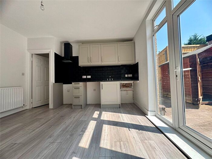 1 Bedroom Flat To Rent In Pound Street, Carshalton, Surrey, SM5