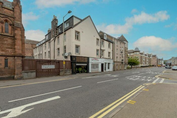 2 Bedroom Flat To Rent In Kinnoull Street, Perth, Perthshire, PH1