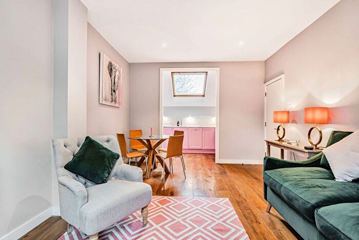 1 Bedroom Flat To Rent In Gledhow Gardens, South Kensington, SW5