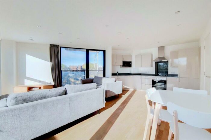 2 Bedroom Apartment To Rent In Burgess Springs, Chelmsford, CM1