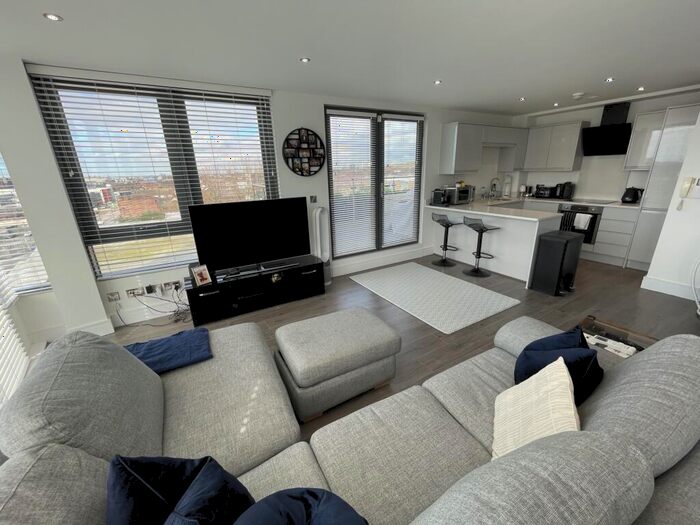 3 Bedroom Apartment To Rent In Jugglers Yard, Marlborough Street, L3