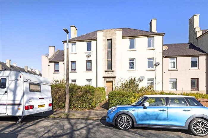 2 Bedroom Flat For Sale In / Loaning Road, Edinburgh, EH7