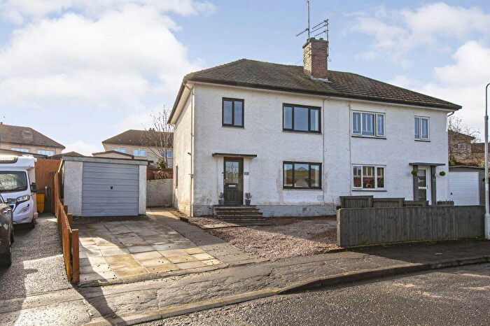 3 Bedroom Semi Detached House For Sale In Kirkland Avenue, Ballingry, KY5