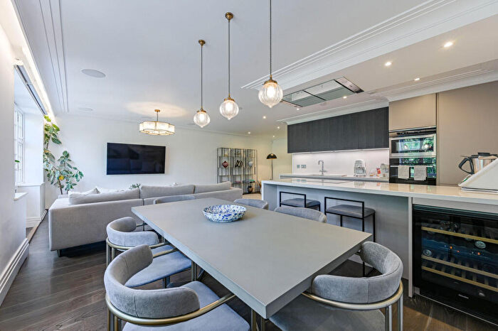 3 Bedroom Flat For Sale In Chislehurst Road, Bickley, Chislehurst, BR7