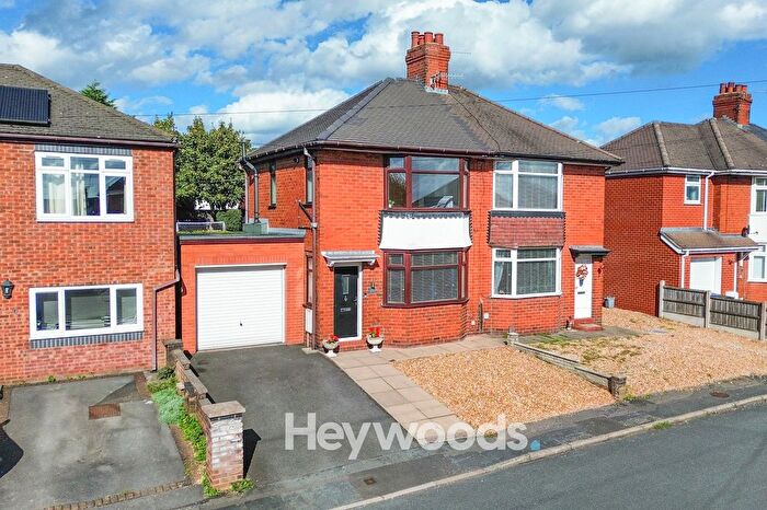 2 Bedroom Semi-Detached House For Sale In Collis Avenue, Hartshill, Stoke On Trent, ST4