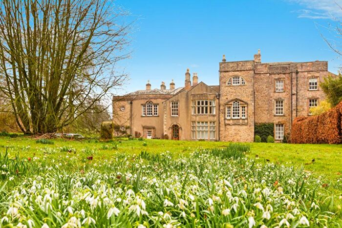 2 Bedroom Flat For Sale In Brough Park, Richmond, North Yorkshire, DL10