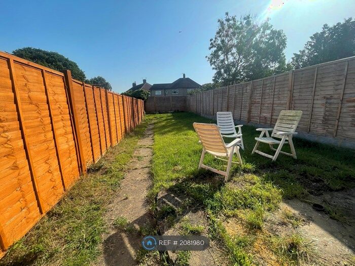 2 Bedroom Flat To Rent In Green Wrythe Lane, Carshalton, SM5