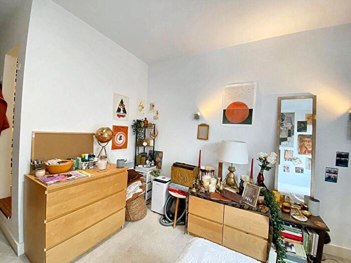 2 Bedroom Apartment To Rent In Isaac Way, Manchester, M4