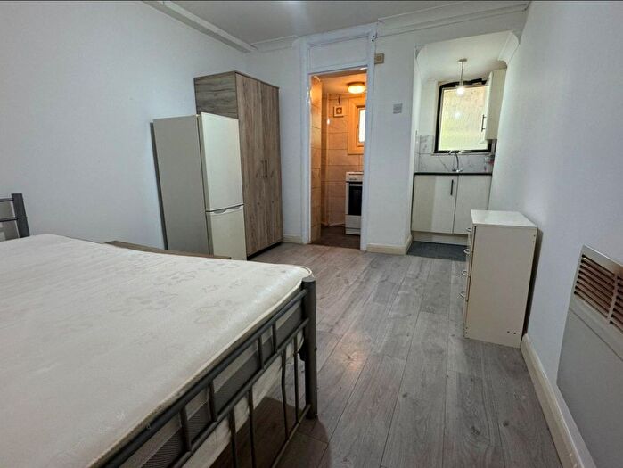 1 Bedroom Studio To Rent In Lea Bridge Road, Leyton, E10