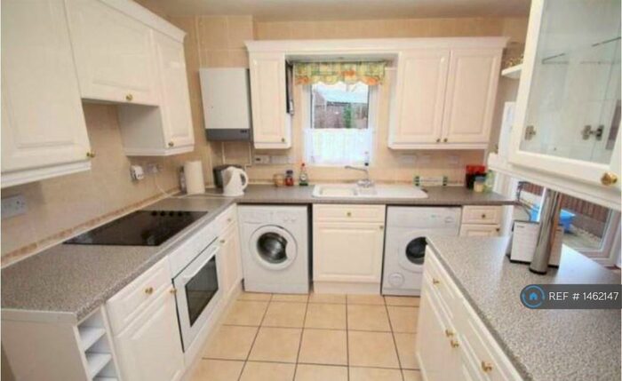 3 Bedroom Detached House To Rent In Clay Hill, Milton Keynes, MK8