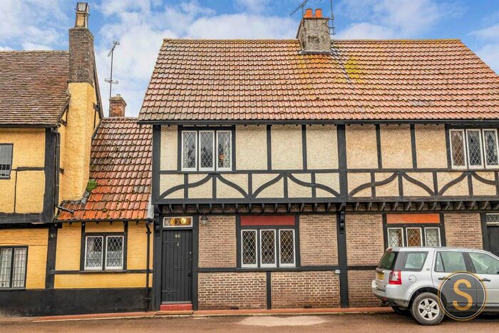 3 Bedroom Semi-Detached House For Sale In Aldbury Gardens, Morefields, Tring, HP23