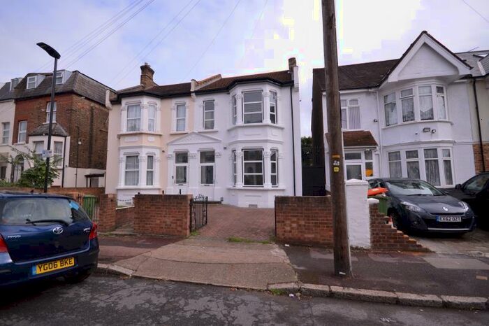 5 Bedroom Semi-Detached House To Rent In Atherton Road, Forest Gate, London, E7