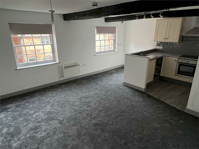 2 Bedroom Apartment To Rent In Castlegate, Newark, Nottinghamshire., NG24