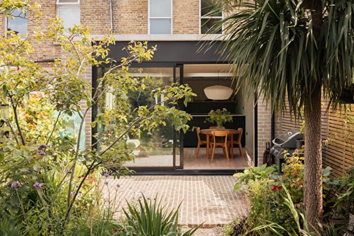 4 Bedroom Terraced House For Sale In Knotts Green Road, Leyton, London, E10