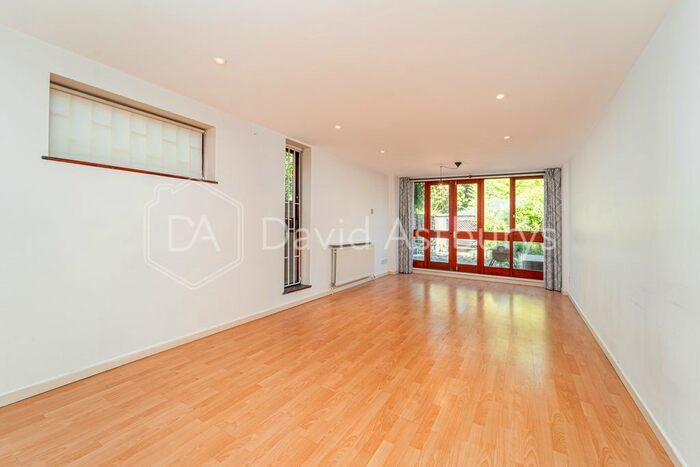 3 Bedroom Town House To Rent In Claremont Road, Highgate, London, N6
