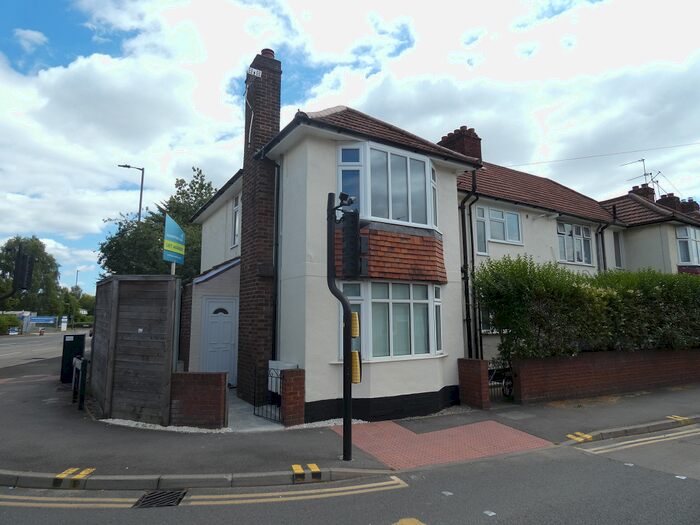 3 Bedroom Property To Rent In Monument Road, Woking, GU21