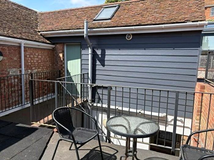 1 Bedroom Flat To Rent In Dental Street, Hythe, CT21
