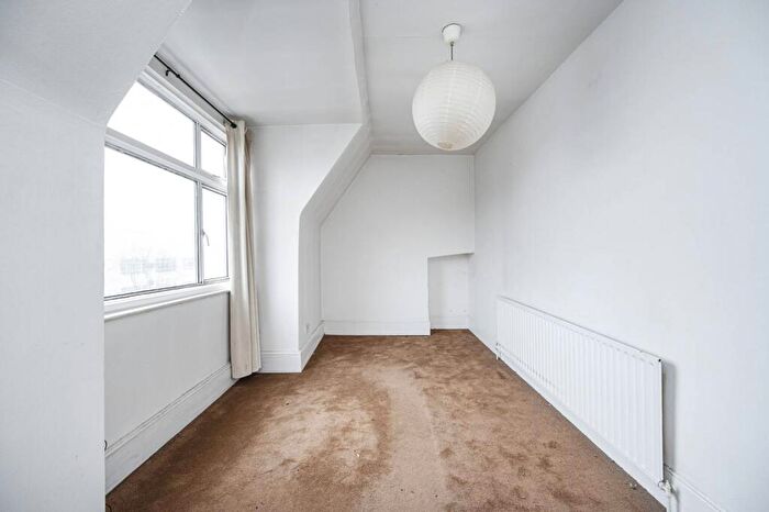1 Bedroom Flat For Sale In Mare Street, Hackney, London, E8