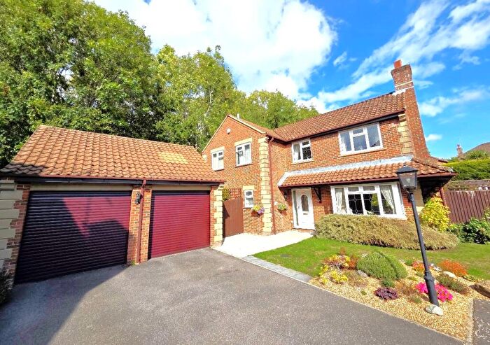 4 Bedroom Detached House For Sale In Holly Gardens, West End, Southampton, SO30
