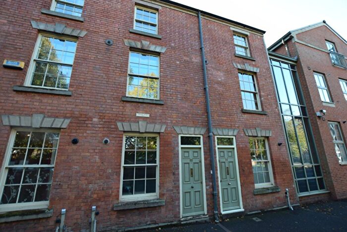 2 Bedroom Town House To Rent In Bridge Street, Derby, Derbyshire, DE1