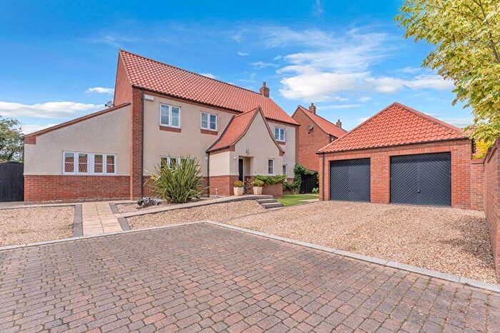4 Bedroom Detached House For Sale In Golf Course Lane, Waltham, DN37