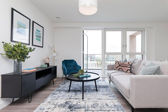 2 Bedroom Flat To Rent In Thunderer Street, London, E13