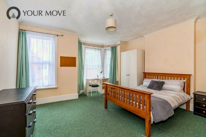 5 Bedroom House To Rent In Cedar Road, Southampton, SO14