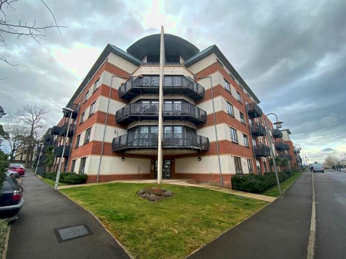 1 Bedroom Flat To Rent In Kestrel Road, Farnborough, GU14
