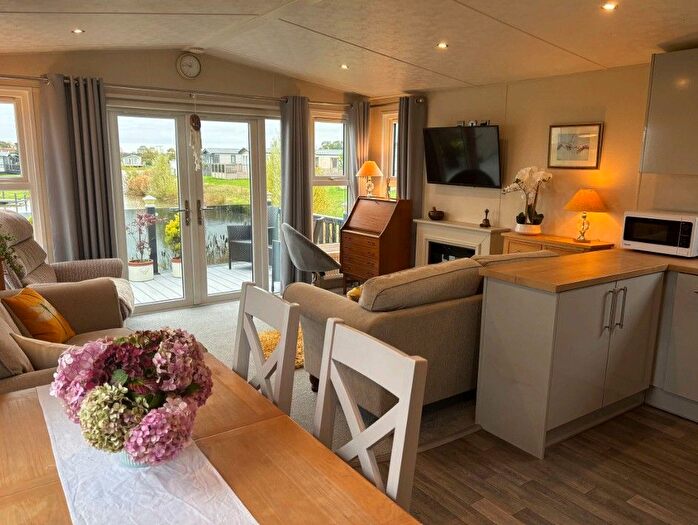 2 Bedroom Lodge For Sale In Atwick Road, Bewholme, Driffield, YO25