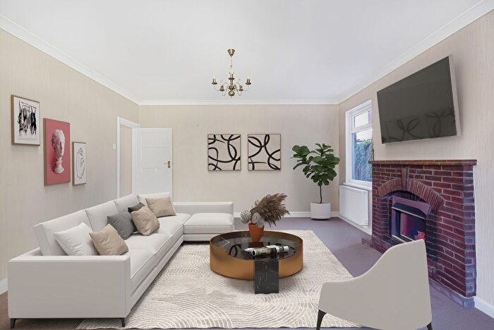 4 Bedroom Detached House To Rent In Carlton Road, Sanderstead, South Croydon, CR2